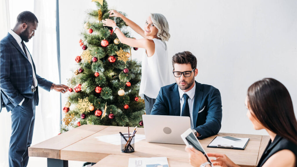 Weihnachtsbaum im Büro