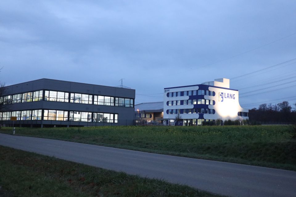 Firmenzentrale 1