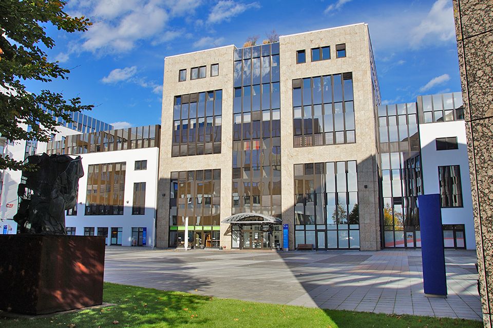 Firmenzentrale 0