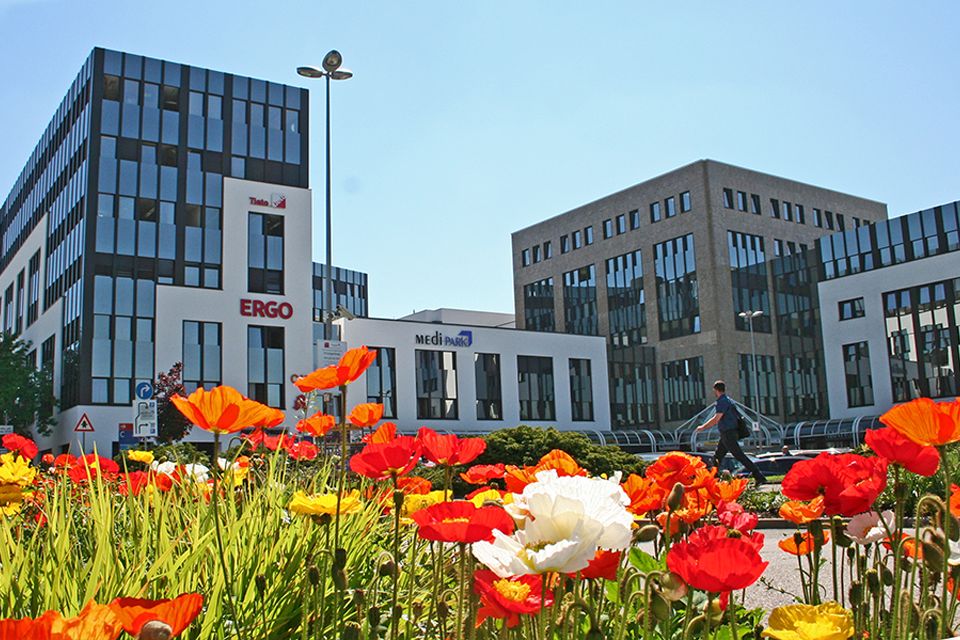 Firmenzentrale 1