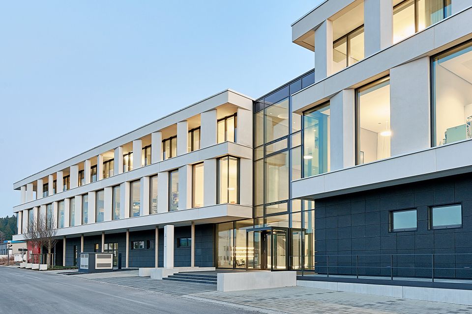 Firmenzentrale 1