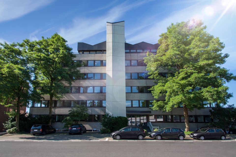 Firmenzentrale 1