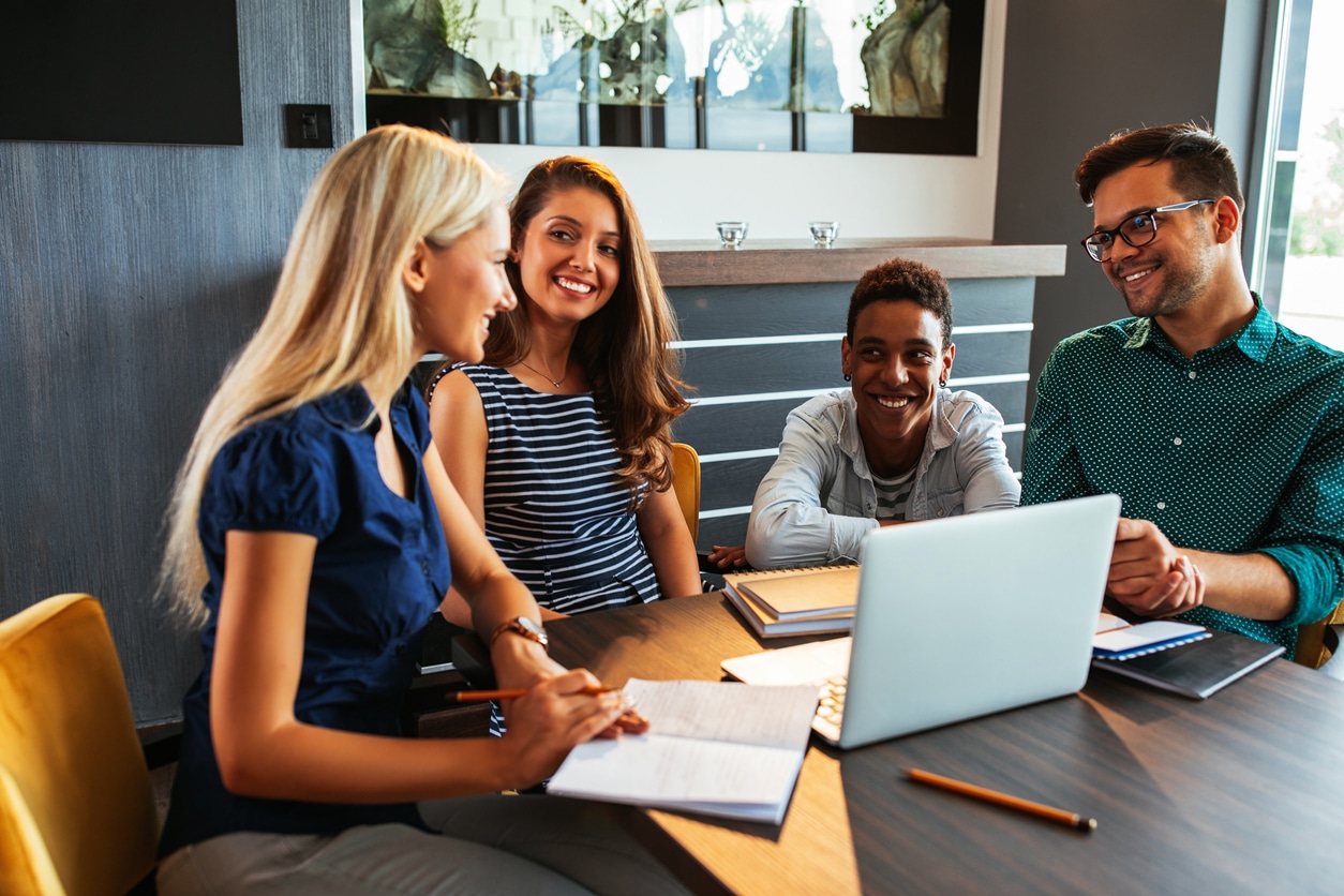 Warum du während deines Studiums arbeiten solltest | careeasy - Dein