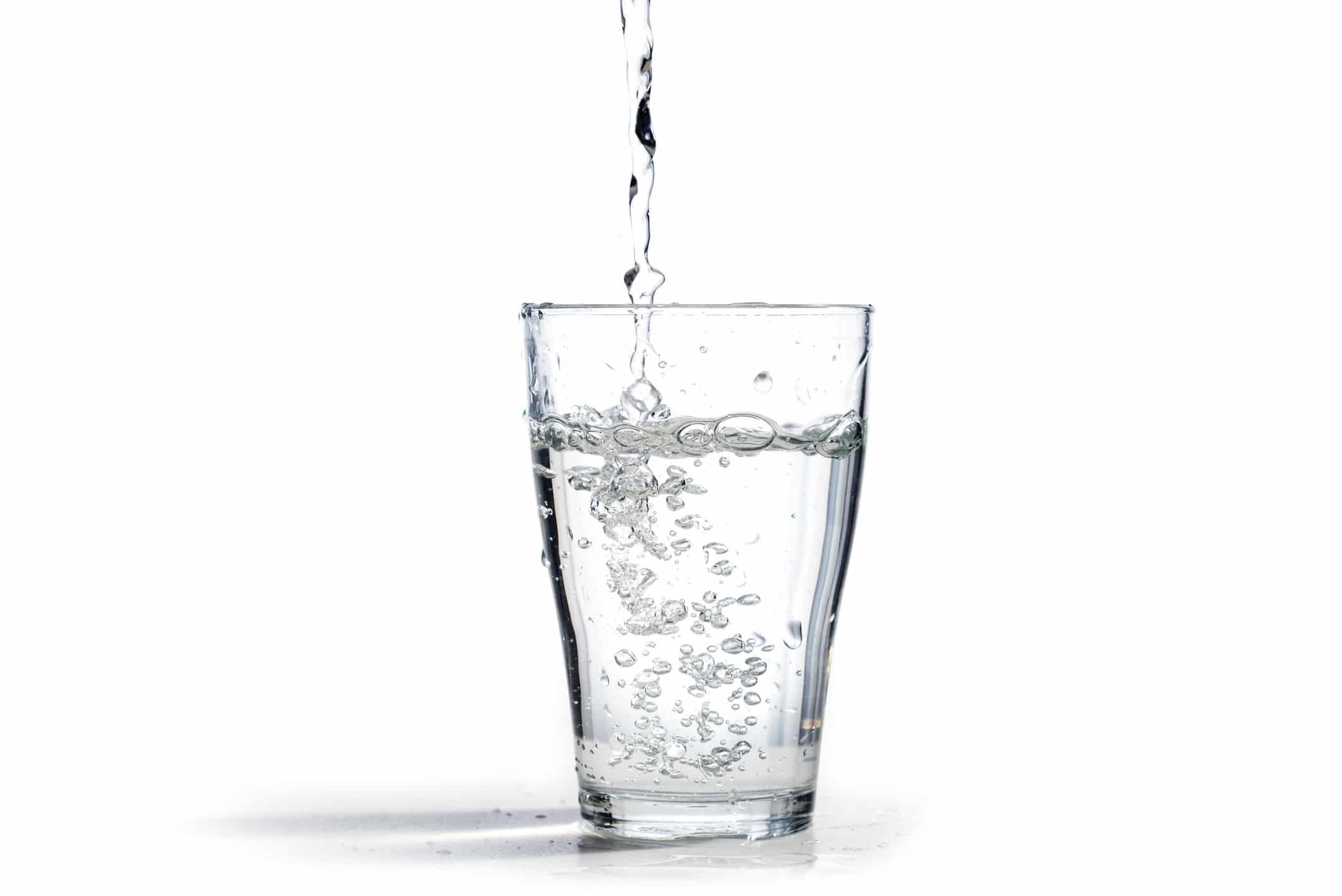 Wasser trinken im Büro