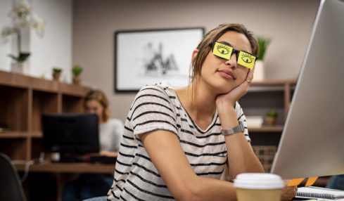 Tipps gegen Müdigkeit im Büro